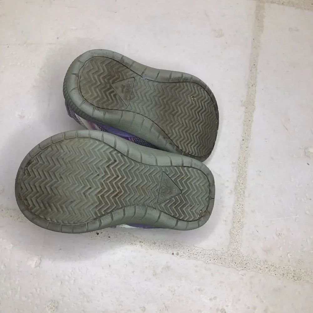OshKosh B'Gosh Elate Bump Toe purple size 5